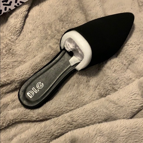 NWT Slip on flats - Picture 3 of 5